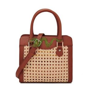 Sac fourre-tout bohème sophistiqué d'inspiration vintage en jonc de mer et jacinthe d'eau, grande capacité, fait main, écologique, élégant et tendance - Product Image 1