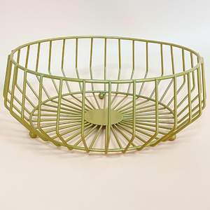 Panier à fruits en métal design avec esthétique minimaliste, améliorant la décoration moderne de la cuisine tout en maintenant les produits frais en toute sécurité - Product Image 4