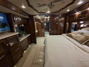 Factory Direct Class A Motorhome RV Luxury Camper for Wholesale Export Luxury Mobile Home RV Camper <b>Coach</b> with Modern Interior - Product Image 2