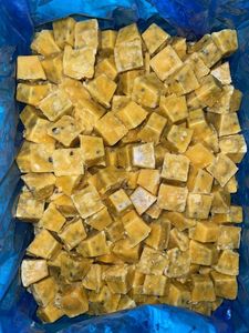 Frozen Passion Fruit Puree Cubes Natural Fruit Juice Blend IQF Square Pieces Vietnam 12 Months Shelf Life <b>Sauce</b> Beverage Use - Product Image 3