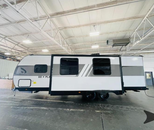 Autocaravanas Usadas Asequibles Wayfinder 2025, Modelo Go Play 26BHSW Pro-G, Remolques de Viaje Disponibles - Product Image 4