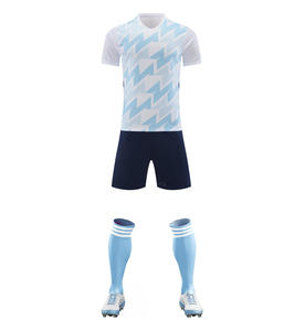 Vêtements de sport en polyester de haute qualité à séchage rapide, uniformes de football unisexes, maillots de football - Product Image 1