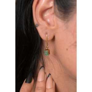 Modernos pendientes indios Kundan en plata de ley 925 con piedra preciosa verde y cuentas colgantes para mujer - Product Image 1