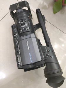 Videocámara Portátil Panasonic AG-HMC153MC con Zoom 13X y Puerto HDMI para Conferencias a un Precio Excelente - Product Image 2