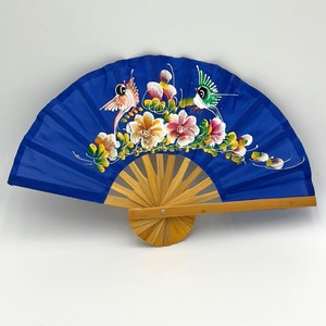 Abanico plegable personalizado de seda y bambú, abanicos de mano tradicionales a precio económico. - Product Image 1