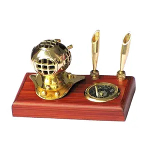 Helm pengubah kuningan bahari, tempat pena dengan kompas, aksesori meja kantor, pemasok India
