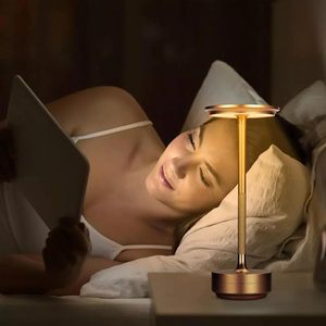 Lámpara de Mesa LED de Metal Moderna y Minimalista con Acabado Antiguo de Lujo, Diseño de Cúpula, Portátil, Exportación India TBL-224 para Decoración de Dormitorio y Hogar - Product Image 6