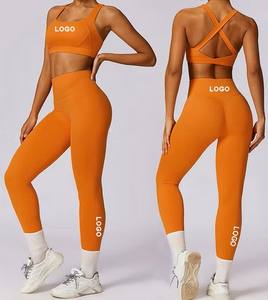 Conjunto de yoga para mujer, nuevo, sin costuras, transpirable, que absorbe el sudor, top deportivo sólido para fitness y pilates, de cintura alta. - Product Image 1