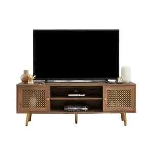 Console de TV de cana natural feito a mão. Móveis de madeira com acabamento natural para TVs indianas. Unidade de TV.