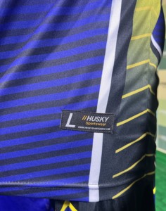 Conjunto de Camiseta de Fútbol Sublimada para Hombre HUSKY, Azul y Amarillo, Cuello Redondo, Manga Corta, Absorbe la Humedad, 100% Poliéster, Corte Regular, Personalizable - Product Image 6