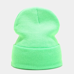 Bonnet en fausse fourrure avec patch en cuir, bonnet décontracté personnalisable avec logo, chaud et adapté aux hommes et aux femmes. - Product Image 3