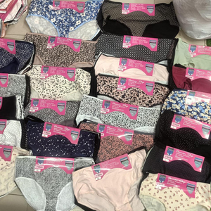กางเกงในสตรีแบบ Thong สีแดงพิมพ์ลายเกล็ดหิมะ เอวกลาง ผ้าฝ้าย ระบายอากาศได้ดี ใส่ได้ทุกวัน สำหรับผู้หญิง - Product Image 6