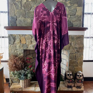 Vestido Caftán de Rayón con Estampado Shibori Abstracto, Talla Grande, Corte Holgado y Fluido, para Playa - Product Image 1