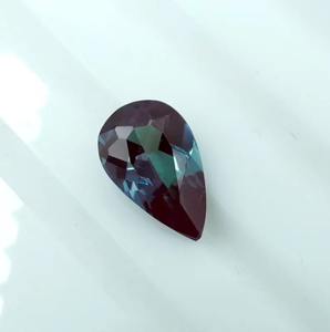 Piedra preciosa de alejandrita cultivada en laboratorio natural, 0,80 ct, forma de pera, facetada, para fabricación de joyas, 8x5x3 mm - Product Image 2