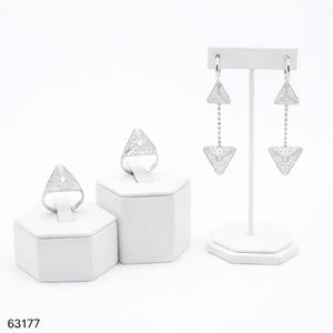 MOLL JEWELLERS - Juego de Anillos de Compromiso de Lujo con Circonitas Chapadas en Oro de 24K, Modernos y Elegantes, para Mujer, para Bodas, Fiestas y Aniversarios, Certificados - Product Image 4