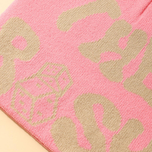 Bonnet tricoté unisexe OEM personnalisé de haute qualité 100 % acrylique, avec étiquette tissée teinte à la lettre, pour l'hiver, le ski et le pêcheur, modèle adulte courant - Product Image 5