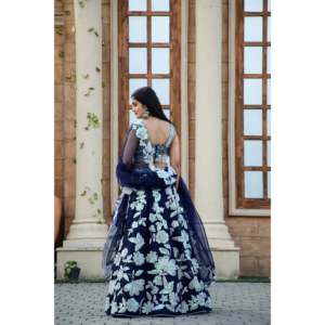 ชุดปาร์ตี้สำหรับผู้หญิงชุด lehenga choli สีรุ้งและชุดทำงาน dori - Product Image 1