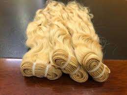 Extensiones de Cabello Humano Rizado Largo Negro y Rubio, 100% Cabello Real con Clip para Salón y Estilismo, Cómodas para la Vida Diaria y Fiestas - Product Image 3