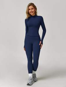 Ensemble de yoga sans couture le plus vendu pour hommes – Soutien-gorge de sport léger et legging 2 pièces – Confortable avec logo uni sur le devant - Product Image 5