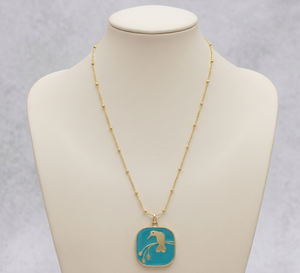 Pendentif oiseau géométrique en laiton sculpté à la main, émail bleu, avec chaîne réglable, revêtement anti-ternissement – Tendance - Product Image 5