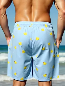 Short de bain pour homme bleu clair à imprimé canard de dessin animé, séchage rapide, avec cordon de serrage à la taille et poches - Product Image 2