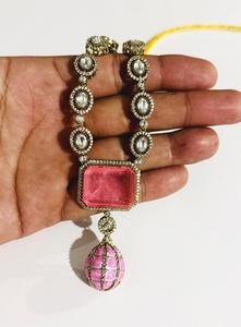 Conjunto de collar de varias capas con piedras rosas Polki y pendientes a juego, chapado en oro, joyería de moda nupcial india para mujer - Product Image 4