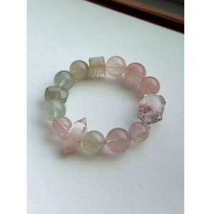 Pulsera de Resina Hecha a Mano de Primera Calidad con Diseño Contemporáneo de Lujo, Elegante Accesorio de Joyería de Moda para Mujer, Regalo Boutique - Product Image 1