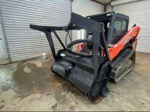 เครื่องตัดหญ้าไฮดรอลิกแบบติดตั้งกับรถตักล้อยาง Kubota SVL75-3 รุ่นดีเซล สำหรับงานป่าไม้ ตัดไม้ กำลังสูง เหมาะสำหรับการเคลียร์พื้นที่และตัดต้นไม้ - Product Image 3