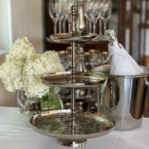 Support à gâteau classique artisanal en aluminium personnalisable pour la maison, l'hôtel, la décoration de fête d'anniversaire, ustensile de cuisine, outil à gâteau - Product Image 2