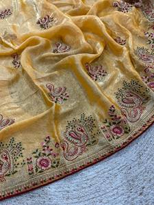 Sari en satin de soie élégant pour les occasions spéciales – Broderie motif cygne avec bordure riche et chemisier - Product Image 4