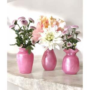 Vase en résine décoratif de luxe pour table, élégant accessoire pour la maison ou le bureau - Product Image 5