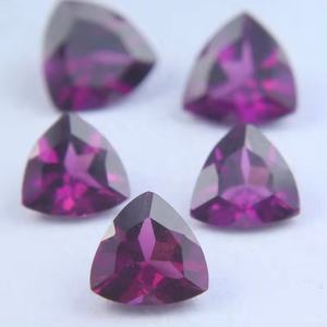 Vente flash : Pierre précieuse en rhodolite grenat naturelle de 4 mm, taille trillion facetté, polie à la main, personnalisée pour la fabrication de bijoux, vente en gros - Product Image 2