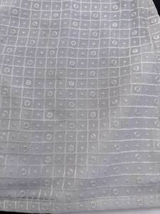 Ensemble ethnique blanc en faux georgette imprimé, comprenant un tunique, un pantalon coupe bootcut et un châle, idéal pour les mariages, les fêtes et le Diwali - Product Image 4