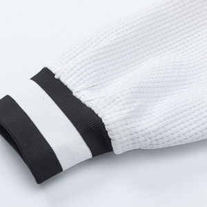 Chaqueta Varsity de Invierno de Alta Calidad con Logotipo Personalizado, Forro Polar Transpirable para Hombre, MOQ Bajo - Product Image 2