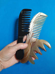 Peine de Cuerno de Búfalo para Masaje de Salón Personalizado, Aspecto de Lujo para Mujer, de Falak World Export - Product Image 5