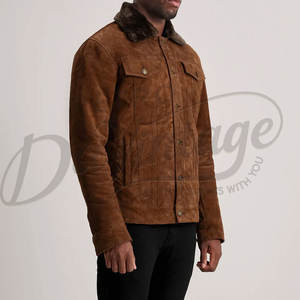 เสื้อแจ็คเก็ตซาฟารีหนังกลับสีเบจสำหรับผู้ชาย ทำจากหนังแกะแท้ มีกระเป๋าหลายช่อง พร้อมเข็มขัดและกระดุมคอสูง - Product Image 5