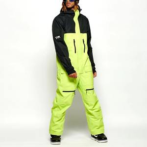 Traje de esquí de una pieza negro para invierno - Mono de snowboard impermeable, transpirable y aislado con capucha, cremallera, unisex, logotipo personalizado, bajo costo - Product Image 2