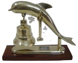 ระฆังเรือทองเหลืองทะเลพร้อมด้ามจับปลาระฆังคริสต์มาสสำหรับประตูหลักแหวนตกแต่งทำจากซิลิโคนและไม้ - Product Image 1