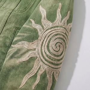 แจ็คเก็ตยีนส์ปักลายกรีนซัน |   เสื้อแจ็คเก็ตทรงโอเวอร์ไซส์แบบวอชดี้สไตล์ทรัคเกอร์ |   เสื้อโค้ทเดนิมปักลายสไตล์สตรีทแวร์ |   ผู้ผลิต OEM ตามสั่ง - Product Image 4