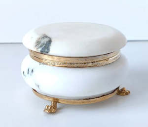 Joyero de mármol ecológico hecho a mano, diseño redondo pintado a mano para anillos y pendientes, almacenamiento elegante de Artisan Craft - Product Image 2