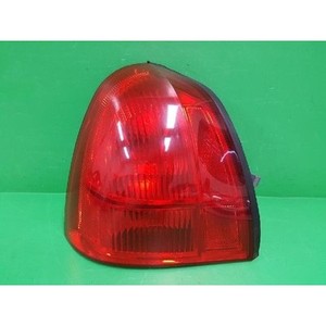 Feu arrière gauche d'occasion pour Town Car 8W05AA4940 - Product Image 1