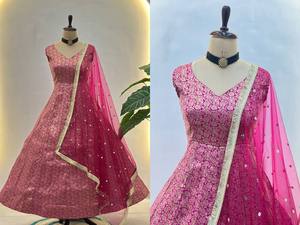 Salwar Kameez para Bodas y Fiestas, Ideal para Bailar, en Azul Medianoche y Rosa Fucsia, Largo hasta el Suelo, Bordado, Diseño Moderno - Product Image 5