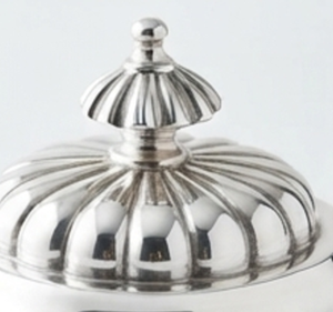Classic Round Metal Sugar And Creamer Set With Embossed Design Rust Resistant For Elegant Kitchen Decor - Product Image 2