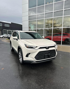 Toyota Highlander SUV d'occasion 2022, automatique, R17, turbo, 4L, options essence/électrique, intérieur cuir foncé, conduite à gauche - Product Image 1