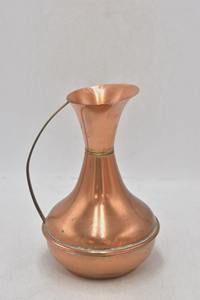 Jarra decorativa simple de cobre con cuello estrecho y base ancha para el almacenamiento y servicio de agua saludable, venta al por mayor desde India. - Product Image 3