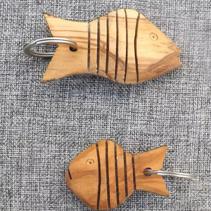 พวงกุญแจไม้ทำมือ วัสดุไม้ธรรมชาติ เป็นมิตรกับสิ่งแวดล้อม เหมาะสำหรับเป็นของขวัญ - Product Image 1