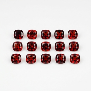 Vente en gros de pierres précieuses naturelles grenat du Mozambique, 10 mm, taille coussin, facettées, pierres de grenat rouge en vrac pour bijoux - Product Image 2