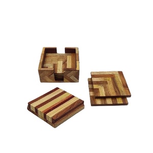 Ensemble de sous-verres carrés en bois avec boîte de rangement, design classique, tapis antidérapants pour la décoration de la table de cuisine - Product Image 1