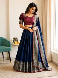 Conjunto de Lehenga Choli de Seda Tejida Premium con Blusa Color Granate y Falda Azul para Bodas - Product Image 3