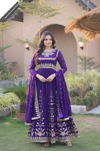 Purple Embroidered Georgette Salwar Kameez Floor-Length Traditional Dress for Women <b>Wedding</b> Occasion India Pakistan Style - Product Image 5